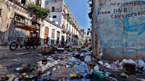 Es un “infantilismo” creer que embargo petrolero es la causa del colapso en Cuba, afirma principal diario opositor