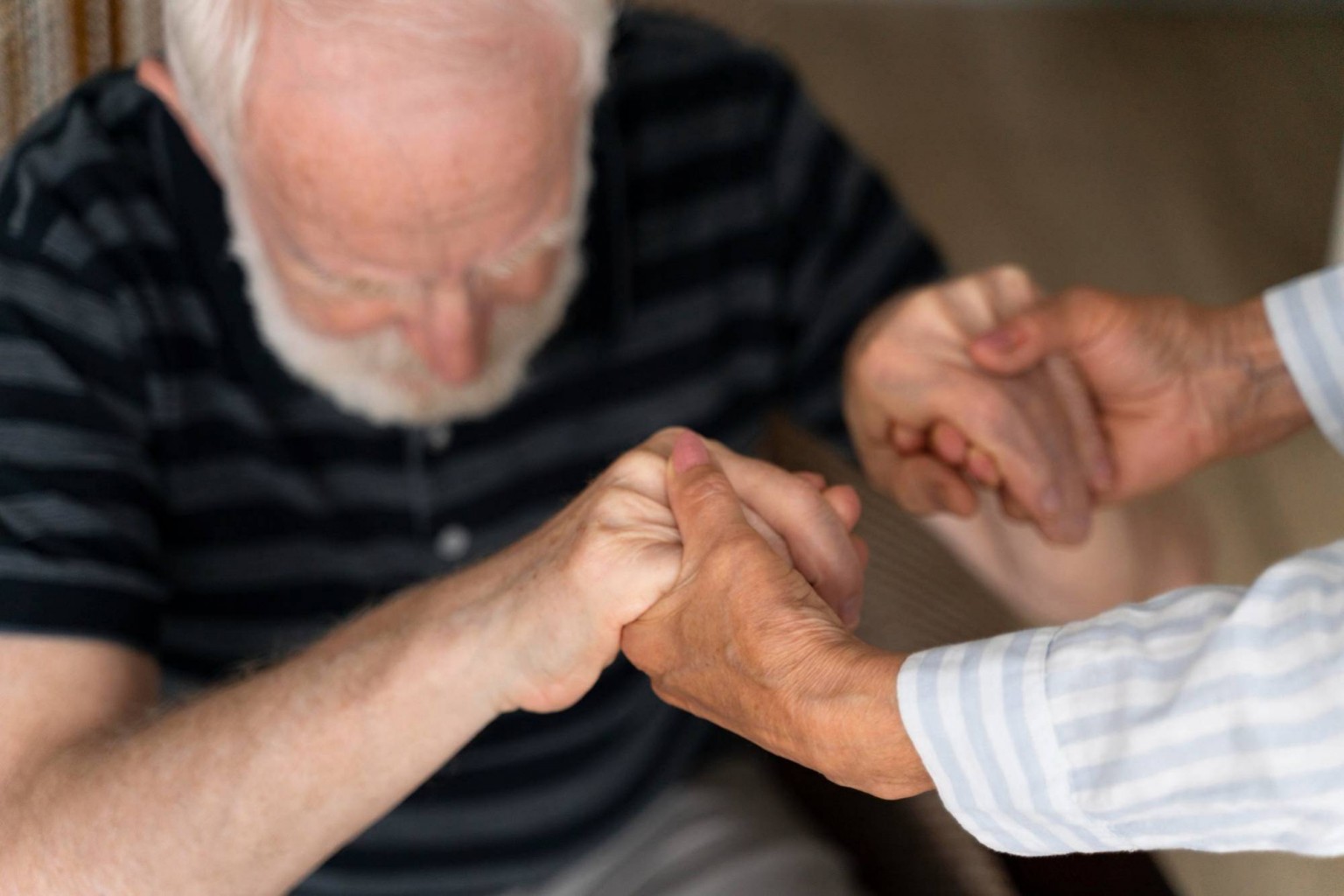 El Senado aprueba ley para mejorar servicios de Alzheimer 