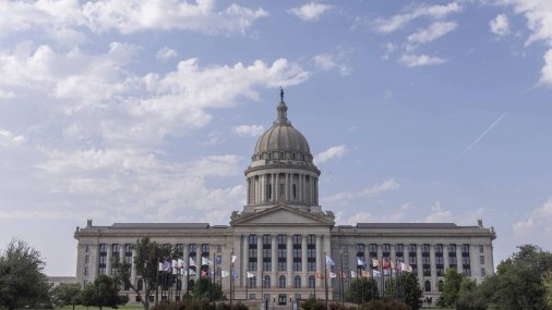 LEYES AVANZAN EN OKLAHOMA SIN APROBACIÓN DEFINITIVA