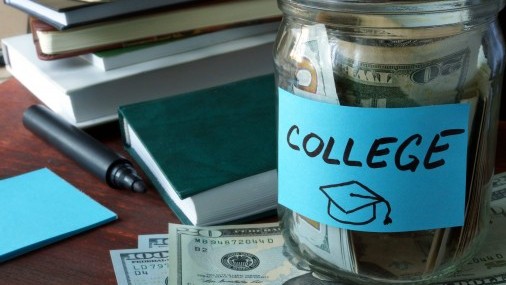 Proyecto de ley que moderniza el plan de ahorro universitario se convierte en ley