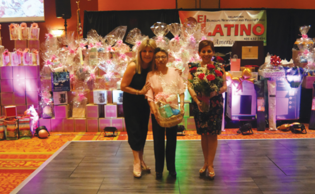 Reconocimiento Especial a la Dra. Carmen Romo 