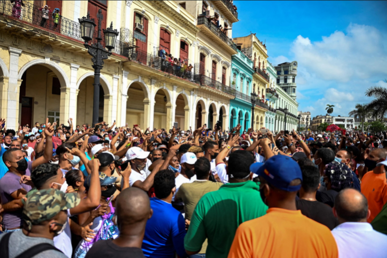 EXPERTOS DEBATEN EL FUTURO DE CUBA