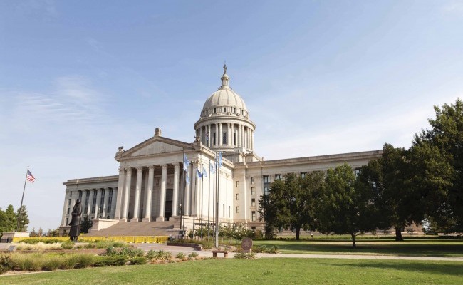 Oklahoma pone en marcha nuevas leyes que reavivan el debate político y social