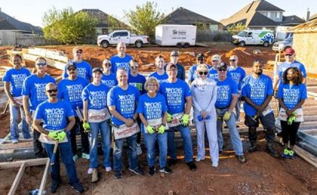 OKCPD construye hogares y confianza comunitaria en Faith & Blue